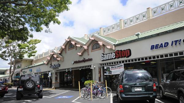 Two retailers opening at Kailua Shopping Center